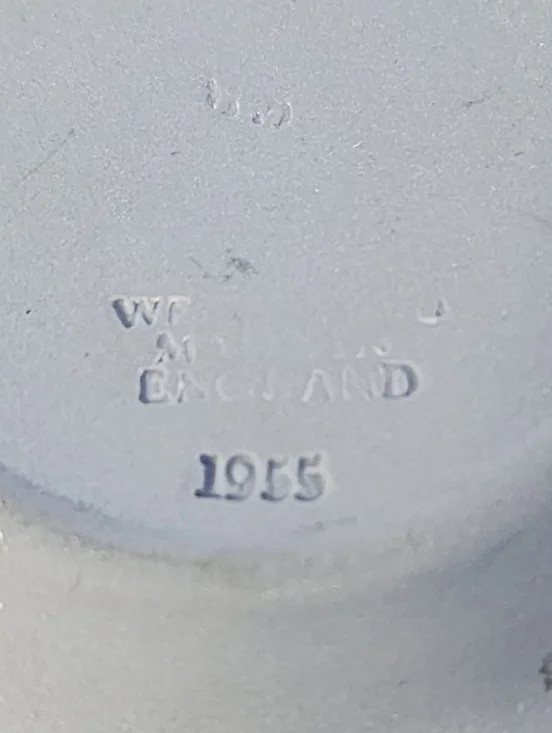 WEDGWOOD Jasperware 3.5" Blue & White Small Round Ashtray 1955 Made in England - Picture 5 of 5